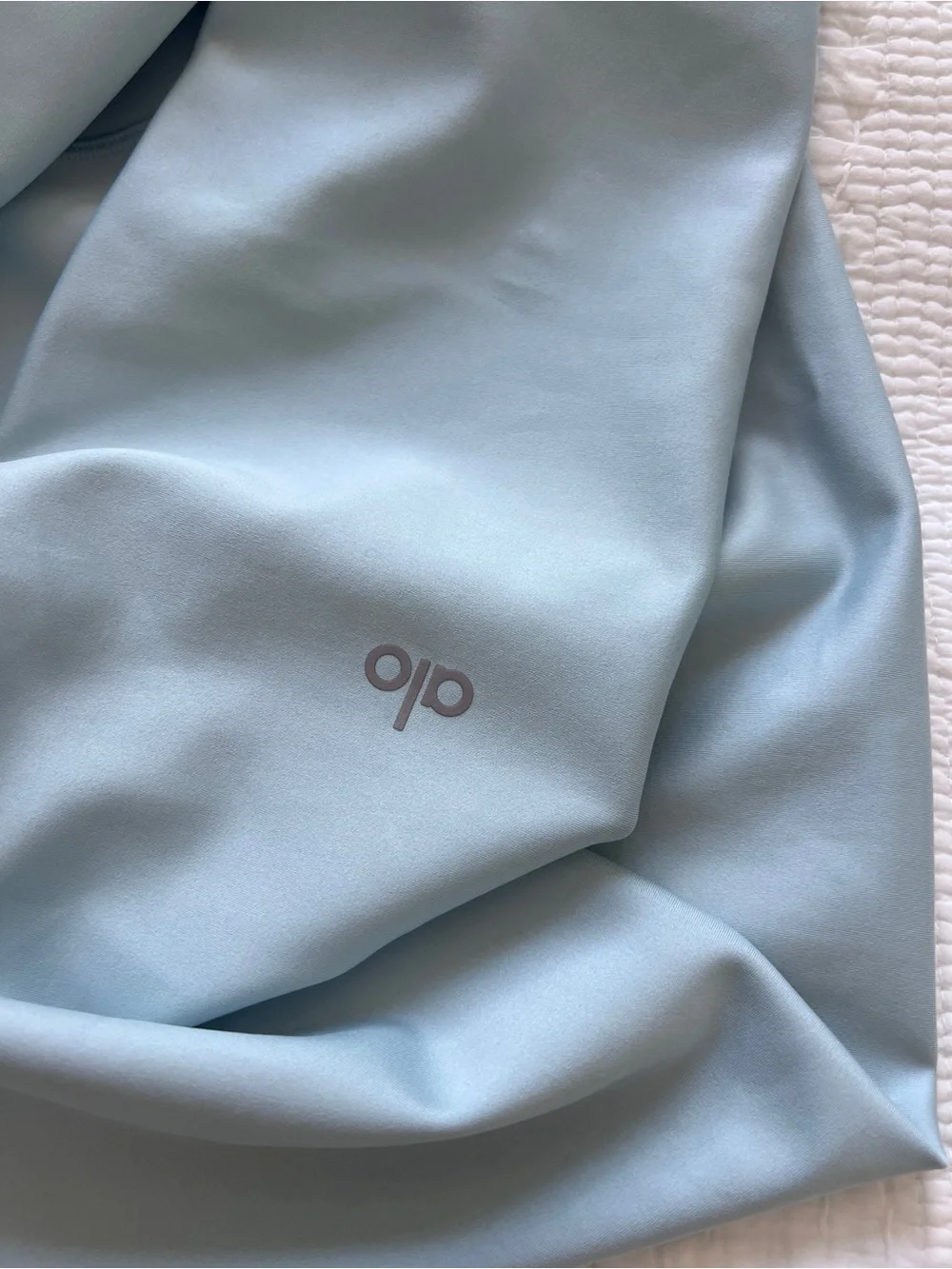 ALO Yoga is High-Waist Legging in sky blue